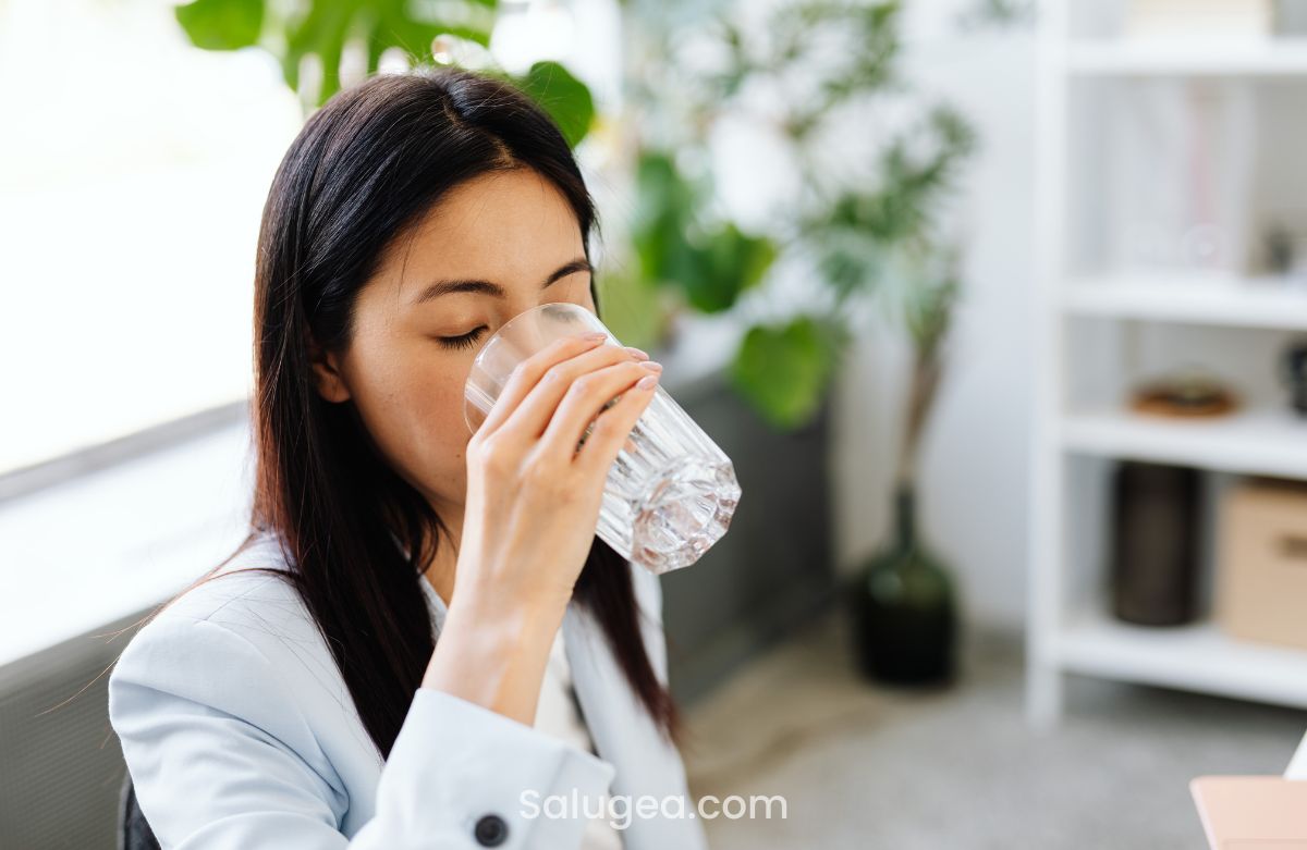 bere acqua per la ritenzione idrica